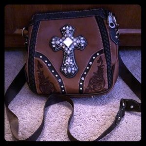 Montana west crossbody